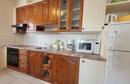 Sveti Anton Apartamento | Apartamento de cuatro habitaciones con una terraza Sveti Anton, Krk (A-20344-a)