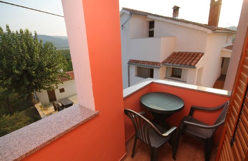 Brkac Apartamento | Apartamento de cuatro habitaciones con un balcon Motovun - Bataji, Sredisnja Istra (A-7069-a)