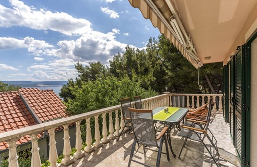 Medici Apartamento | Apartamento de cuatro habitaciones con terraza y vista al mar Medici, Omis (A-7461-a)
