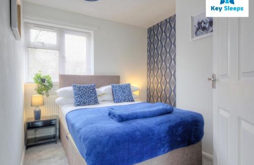 Peterborough Apartamento | Four Bedroom By Keysleeps Short Lets Peterborough With Free Parking Spacious Central Contractor
