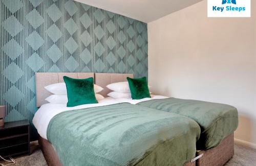 Peterborough Apartamento | Four Bedroom By Keysleeps Short Lets Peterborough With Free Parking Spacious Central Contractor