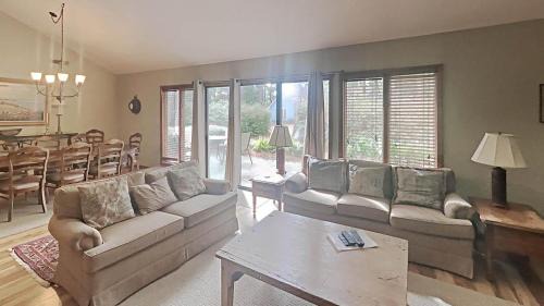 Pawleys Island Casa | Four Bedroom Cottage at Litchfield Country Club