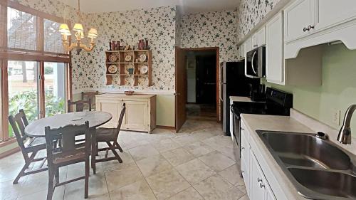 Pawleys Island Casa | Four Bedroom Cottage at Litchfield Country Club