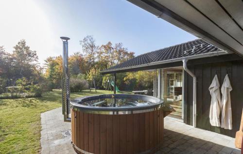 Fjellerup Casa | Four-Bedroom Holiday Home In Glesborg