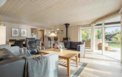 Fjellerup Casa | Four-Bedroom Holiday Home In Glesborg