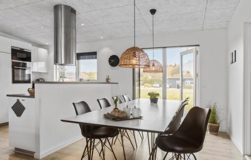 Fynshav Casa | Four-Bedroom Holiday Home Haderslev With A Room Hot Tub 09