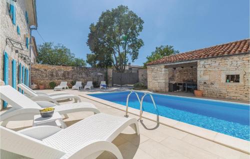 Kringa Casa | Four-Bedroom Holiday Home In Kringa