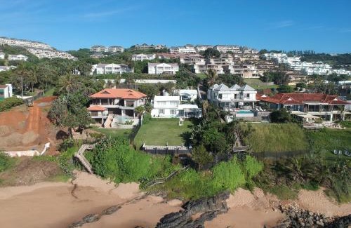 Shaka's Rock Casa | Four Bedroom Main plus 2 Bedroom Cottage Ballito Beachfront KTL1