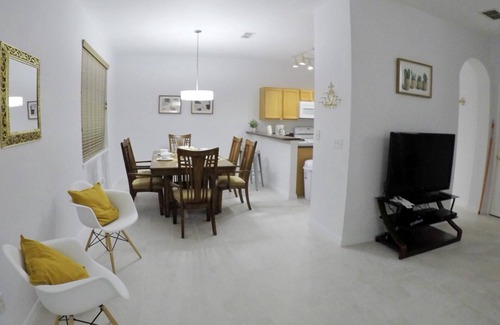 Davenport Casa | Four Bedroom Pool Home - 1008 RR - Vusa