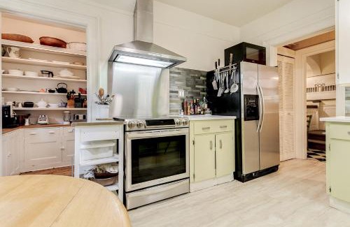 Rosedale Casa | Four Bedroom Rosedale Home