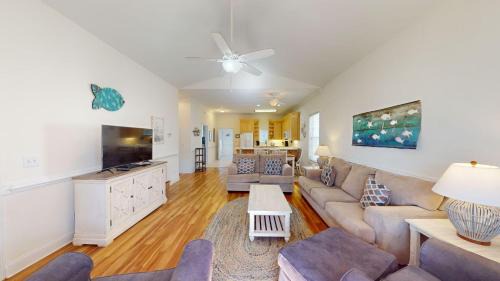 Pawleys Island Casa | Four Bedroom, Three Bath, Golf Villa, Scenic View