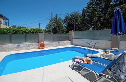 Prines Villa | Four Bedroom villa close to the town and beach