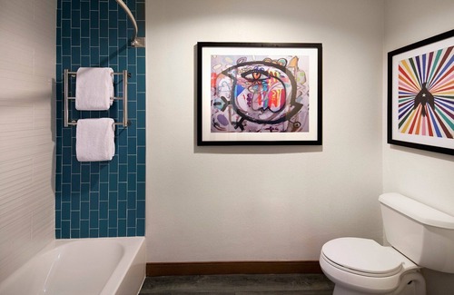 Venice Hotel | Four City View Units, Onsite Parking, Pool, Short Drive to Hammer Museum!