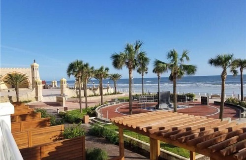 Brush - Stewarts Apartamento | Four Convenient Units for Big Groups, Outdoor Pool, Near Daytona Beach!