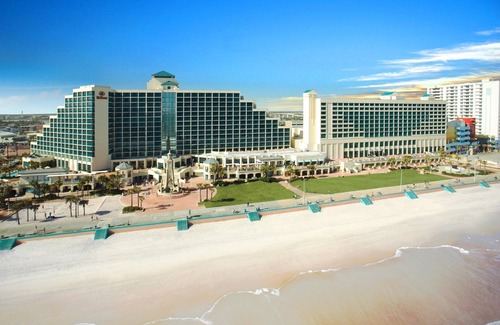 Brush - Stewarts Apartamento | Four Convenient Units for Big Groups, Outdoor Pool, Near Daytona Beach!