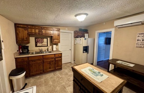 Ashland Casa | Four Doors Down