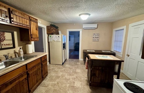 Ashland Casa | Four Doors Down