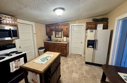 Ashland Casa | Four Doors Down