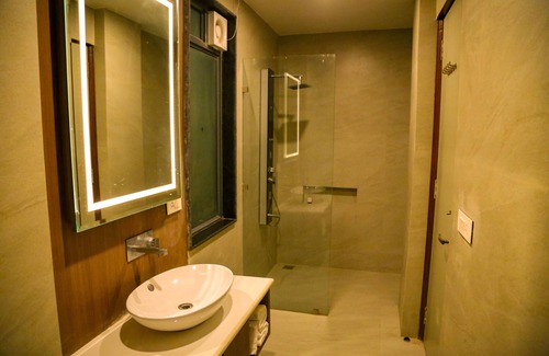 Varanasi Complejo | Four Leaf Hotel Sapphire Blue