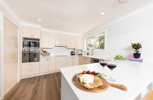Forster Casa | Four Palms Forster Luxe Spacious Pet Friendly