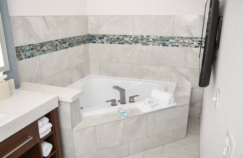 Westover Hotel | Four Points by Sheraton Fayetteville Fort Liberty