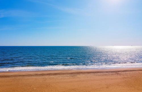 Northeast Virginia Beach Hotel | Four Sails Resort