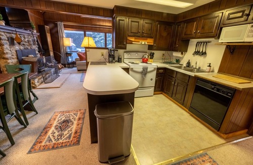 Montgomery Center Chalet De Esquí | Four-Season Chalet, Hiking, Skiing, 5 Minutes to Jay Peak, Vermont!
