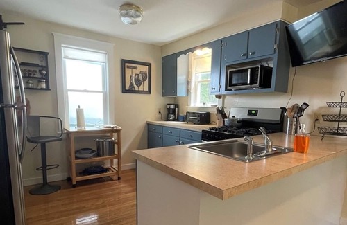 North Sebago Casa | Four-season cottage sleeps 10