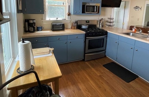 North Sebago Casa | Four-season cottage sleeps 10