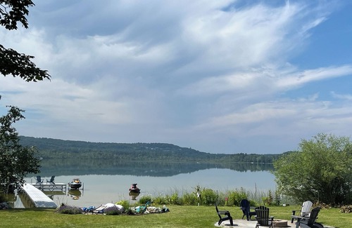 Petoskey Casa | Four-season lakefront charm in Northern Michigan