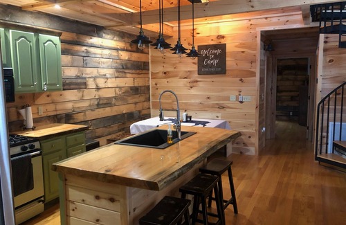 Jackman Casa | Four Season Log Cabin on Moose River