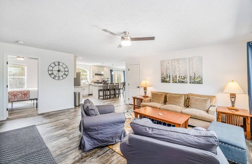 Thompsonville Casa | Four-season retreat with fireplace, firepit, grill, WiFi & central AC