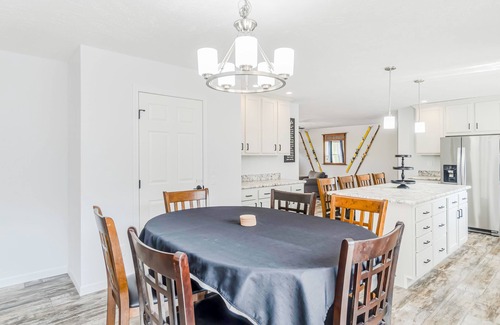 Thompsonville Casa | Four-season retreat with fireplace, firepit, grill, WiFi & central AC