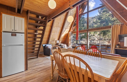 June Lake Cabina | Four Seasons Cabin 4