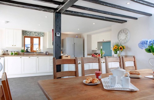 Torrington Cabaña | Four Seasons Cottage