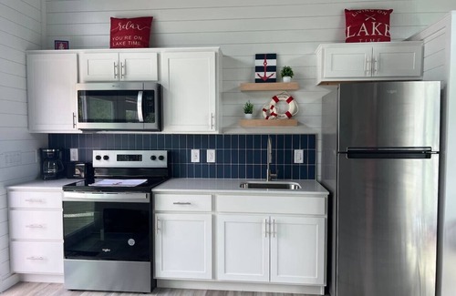 Russell Springs Alquiler De Eote | Four Suns - Lake Cumberland Marina