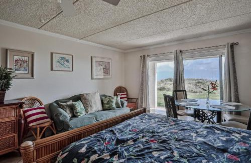 Crescent Beach Casa | Four Winds Oceanfront Condo