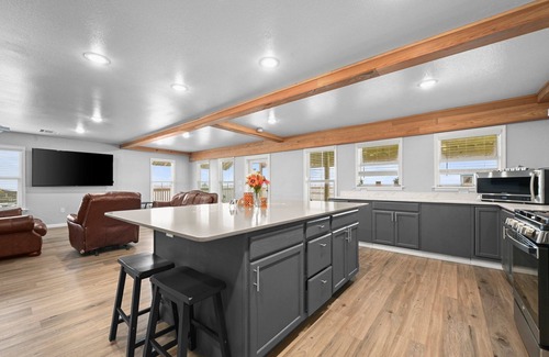 Golden Meadow Casa | Fourhon Paradise: Steps away from your next adventure