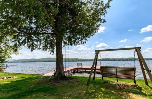 Eagle Bay Cabina | Fourth Lake Getaway Lodges ~ Daybreak Lodge