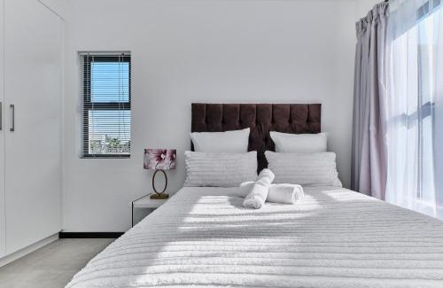 Greater Johannesburg Metropolitan Area Apartamento | Fourways Luxe Haven, 6mins to Montecasino