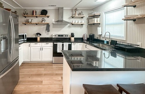 Venice Alquiler De Eote | Fowl Hooked Lodge Houseboat in Venice Marina Sleeps 8 3 Bedrooms 2 Full Bath