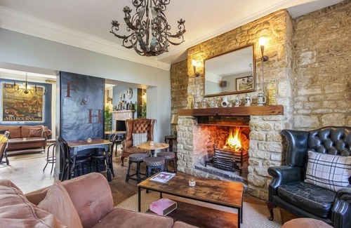 Exton Casa | Fox and Hounds