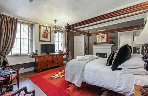 Exton Casa | Fox and Hounds