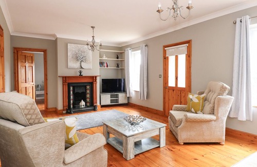 King's Lynn Cabaña | FOX COTTAGE, family friendly, character holiday cottage in Roydon
