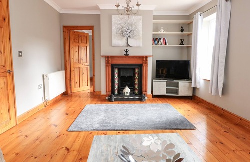 King's Lynn Cabaña | FOX COTTAGE, family friendly, character holiday cottage in Roydon
