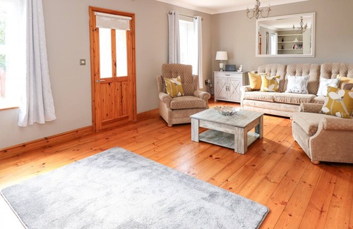 King's Lynn Cabaña | FOX COTTAGE, family friendly, character holiday cottage in Roydon