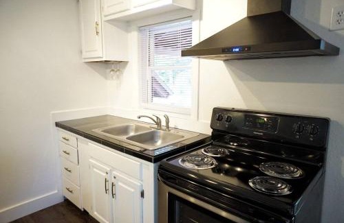 West Village Casa | Fox Den- Pet Friendly Suite In Shaver Lake