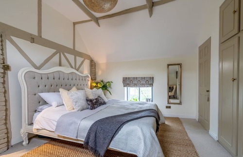 Gate Helmsley Cabaña | Fox Farm - a premium stay that sleeps 8 guests in 3 bedrooms