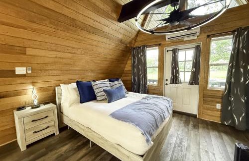 Jones Mills Casa | Fox Hill Cabin Where Country Charm Meets Town Convenience