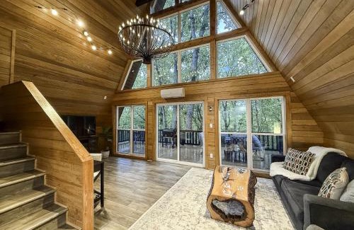 Jones Mills Casa | Fox Hill Cabin Where Country Charm Meets Town Convenience